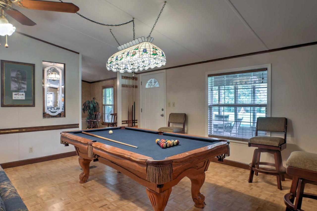 Ooltewah Cabin With Grill, Pool Table And Porch! ภายนอก รูปภาพ