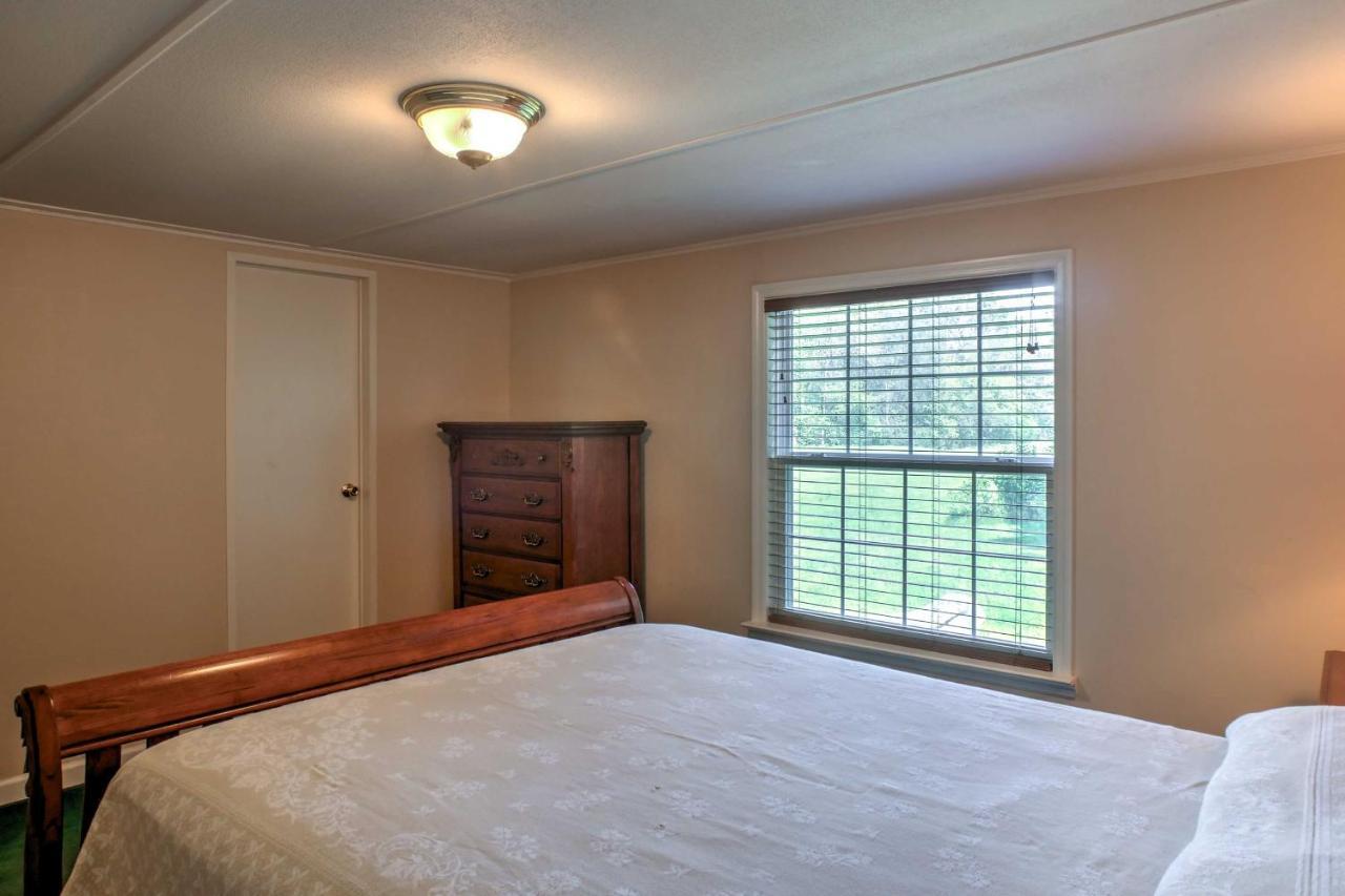 Ooltewah Cabin With Grill, Pool Table And Porch! ภายนอก รูปภาพ