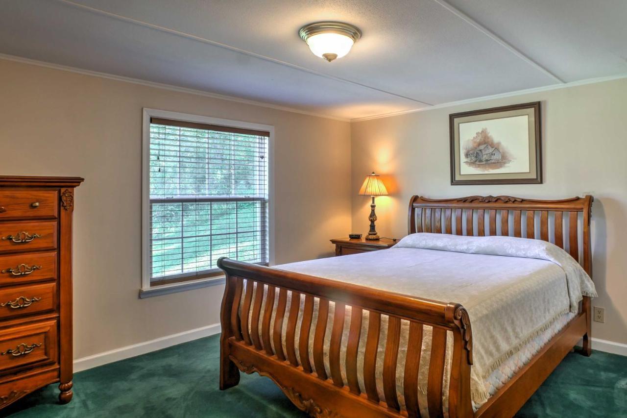 Ooltewah Cabin With Grill, Pool Table And Porch! ภายนอก รูปภาพ