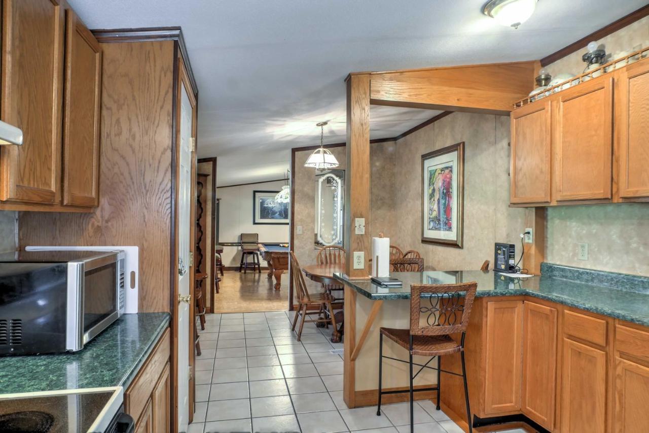 Ooltewah Cabin With Grill, Pool Table And Porch! ภายนอก รูปภาพ