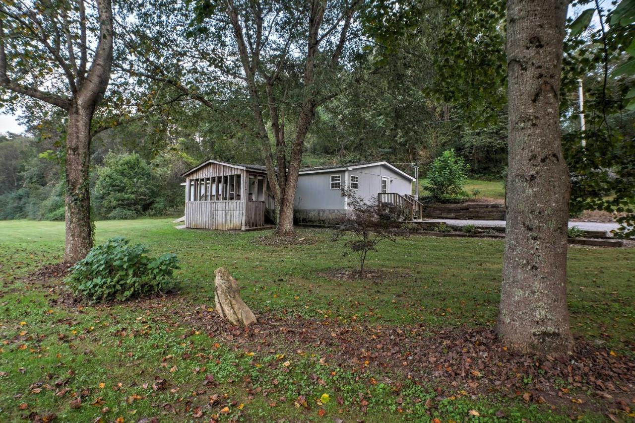 Ooltewah Cabin With Grill, Pool Table And Porch! ภายนอก รูปภาพ