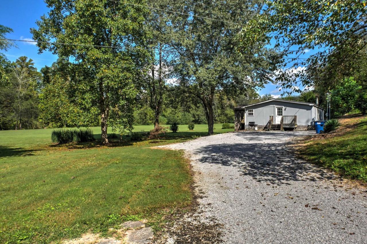 Ooltewah Cabin With Grill, Pool Table And Porch! ภายนอก รูปภาพ