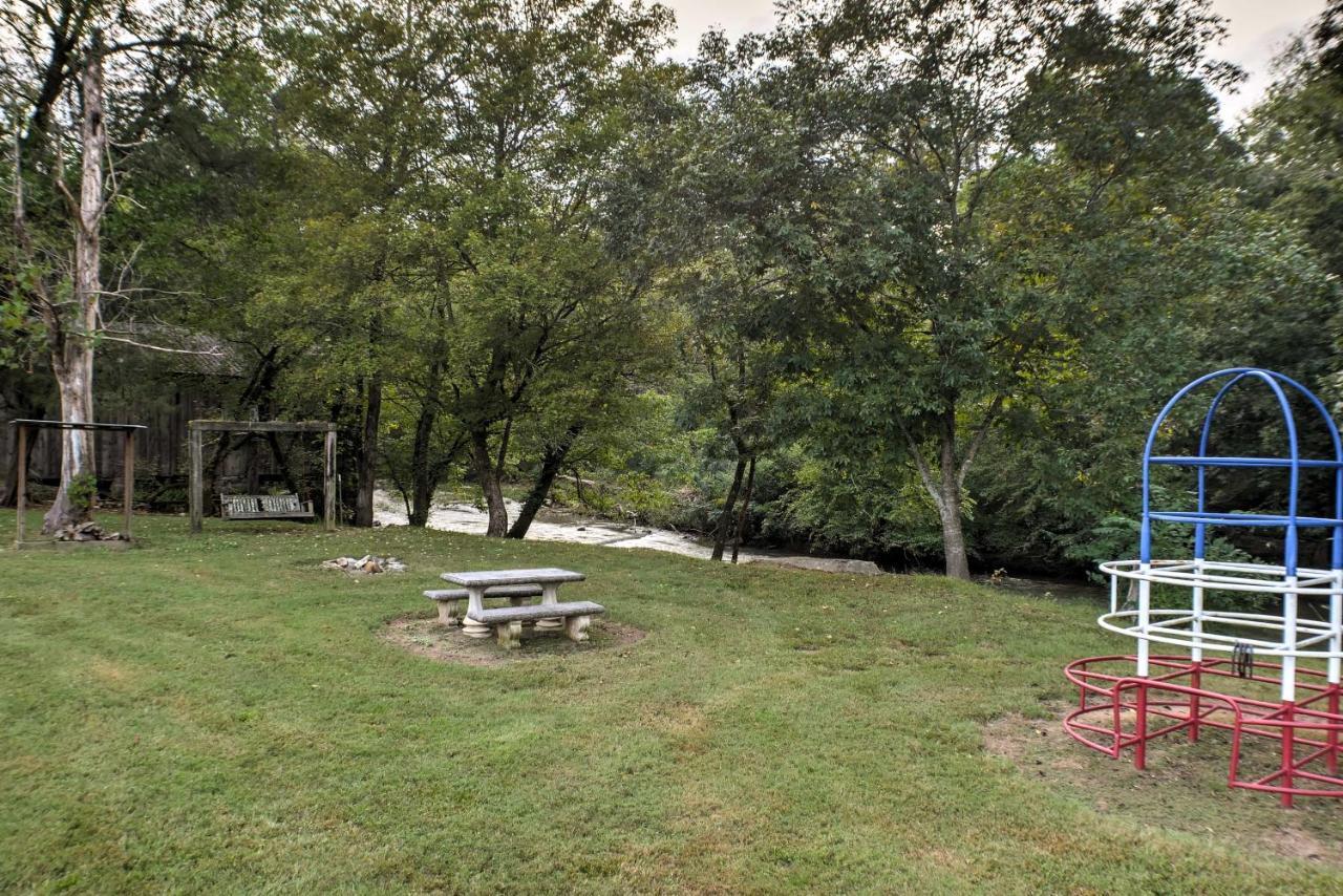 Ooltewah Cabin With Grill, Pool Table And Porch! ภายนอก รูปภาพ